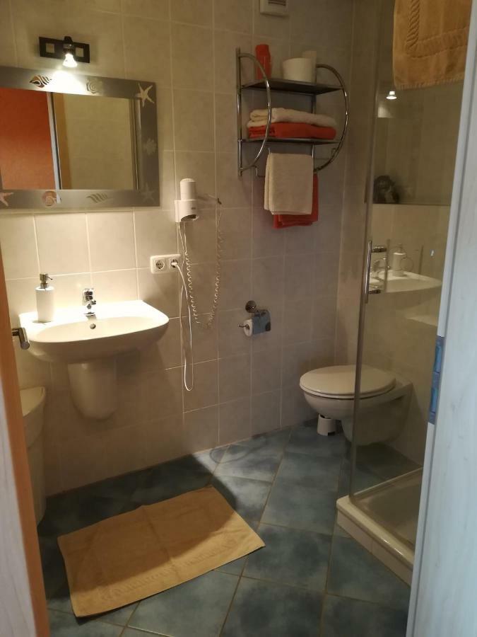 Gaestehaus Celine Meuspath Eksteriør billede